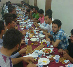 Sabah Dershanesi öğrencilerini iftar sofrasında buluşturdu
