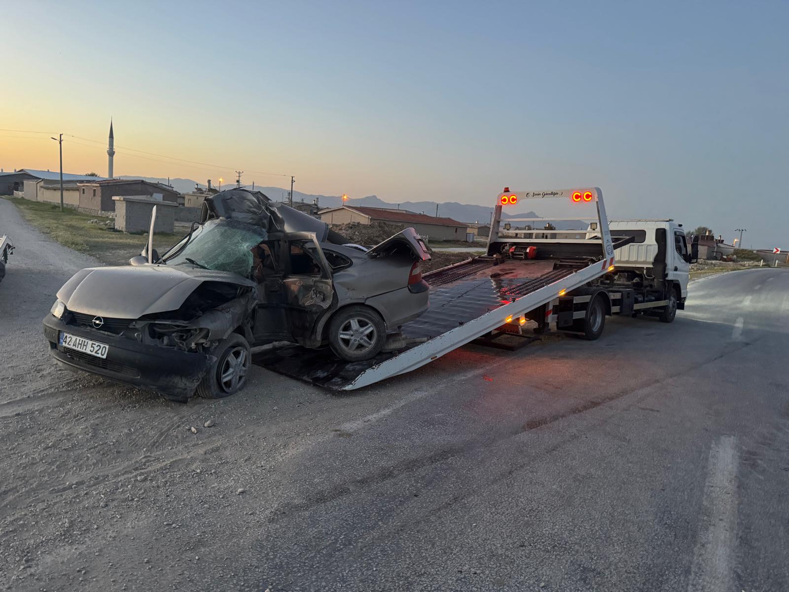Otomobil direğe çarptı: 1 ölü