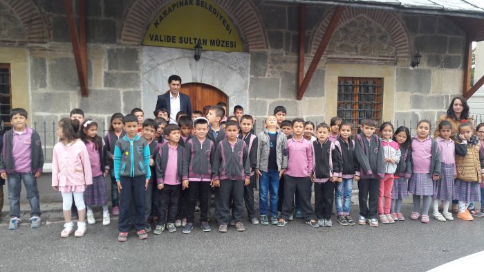 Atatürk ilkokulu tarihi yerleri gezdi