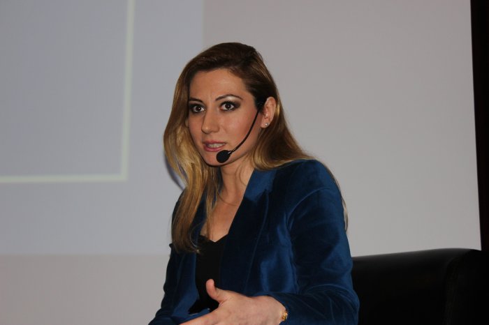 TV spikeri Satıroğlu konferans verdi