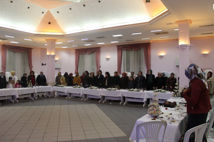 AK Parti Kadın Kollarınndan Öğretmenler Günü Kutlaması