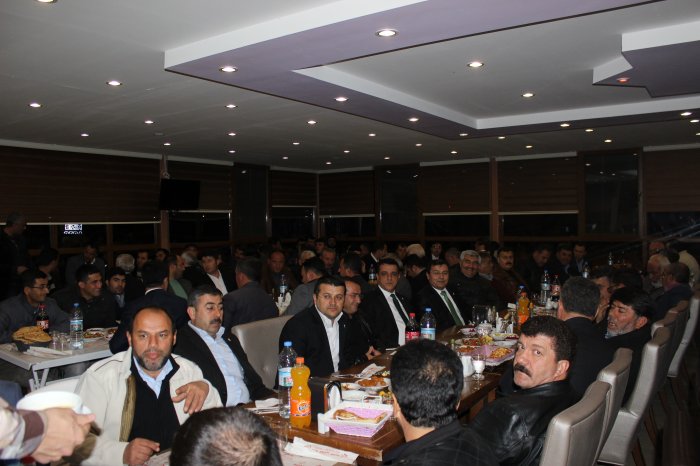 Mehmet Uğurlu'dan AK Partiye Yemek
