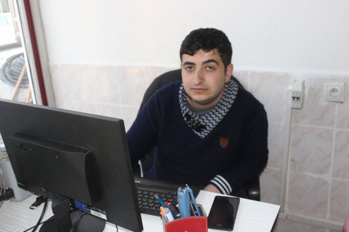 Suriyeli Muahmmet internet cafe açtı