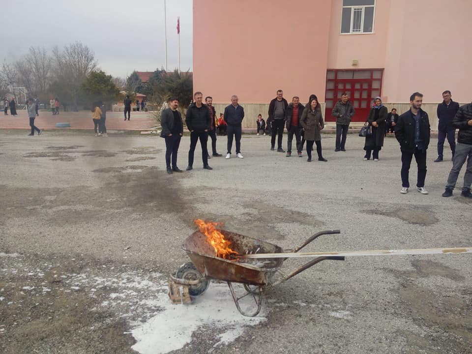 Öğretmenlere yangın eğitimi
